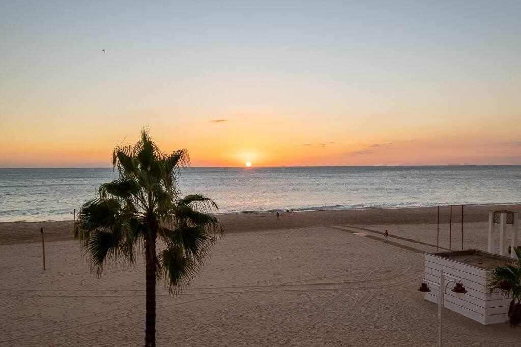 Preciado Apartamento Con Vistas Frontales Al Mar Cádiz Exteriör bild